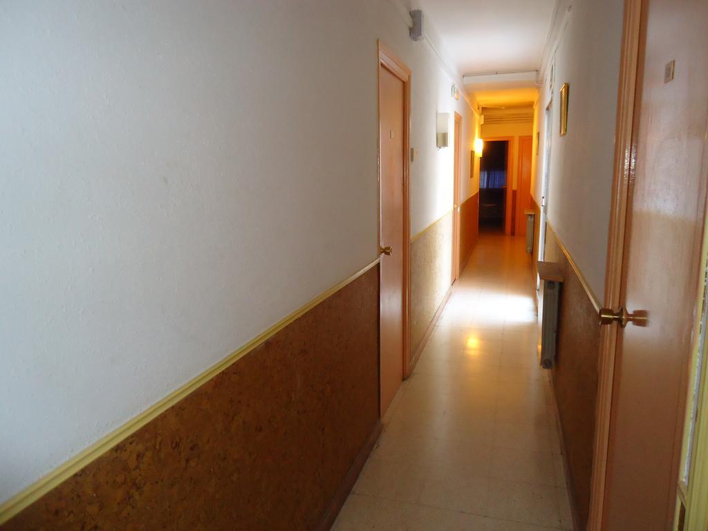 Hotel Pension Mode Лерида Экстерьер фото