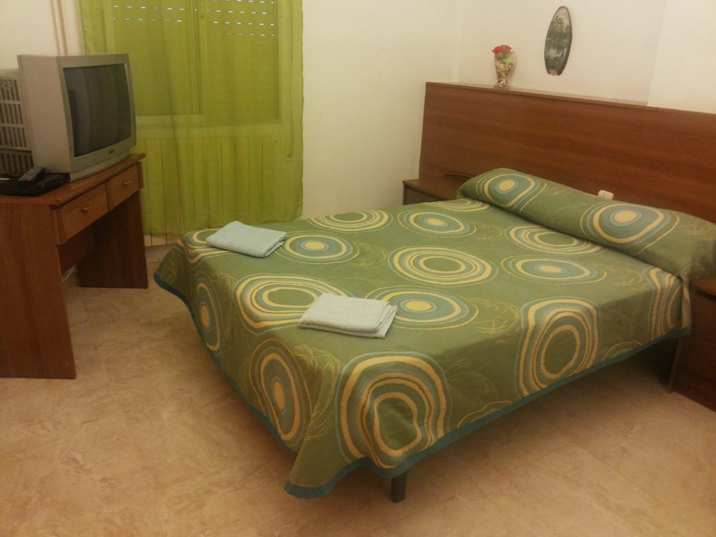 Hotel Pension Mode Лерида Экстерьер фото